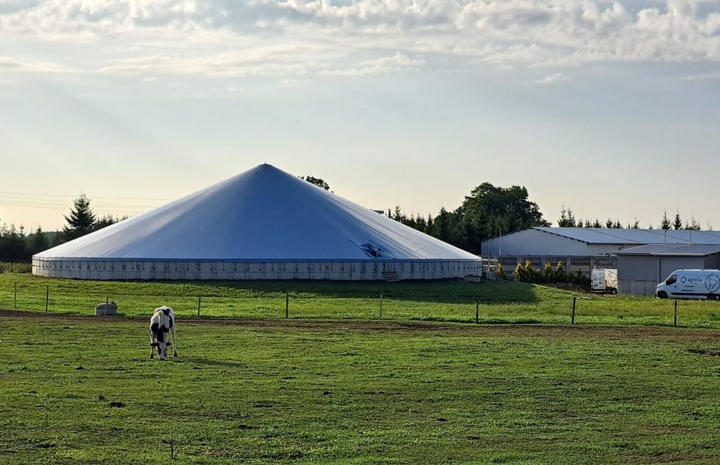 Srutų kaupyklų stogai